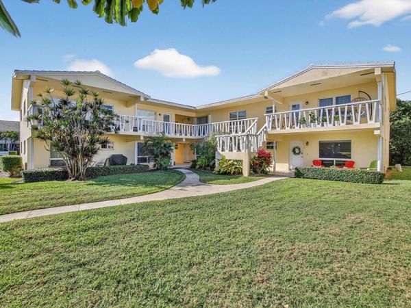 2755 NE 28th Ave, Unit E2, Lighthouse Point, FL 33064