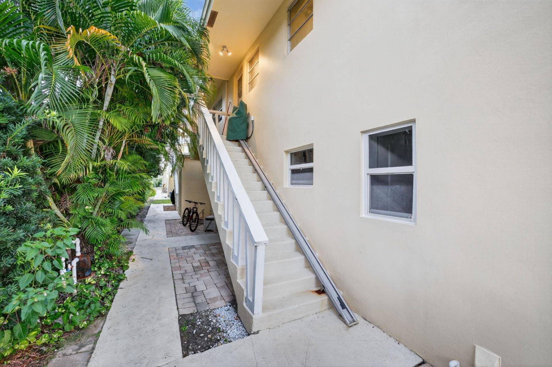 2755 NE 28th Ave, Unit E2, Lighthouse Point, FL 33064 Photo