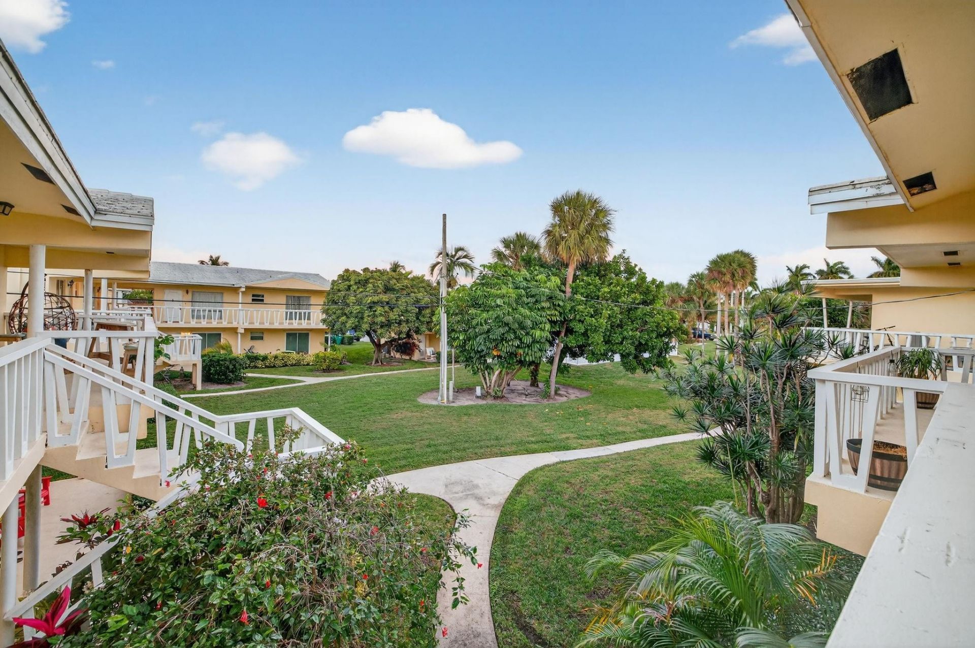 2755 NE 28th Ave, Unit E2, Lighthouse Point, FL 33064 Photo