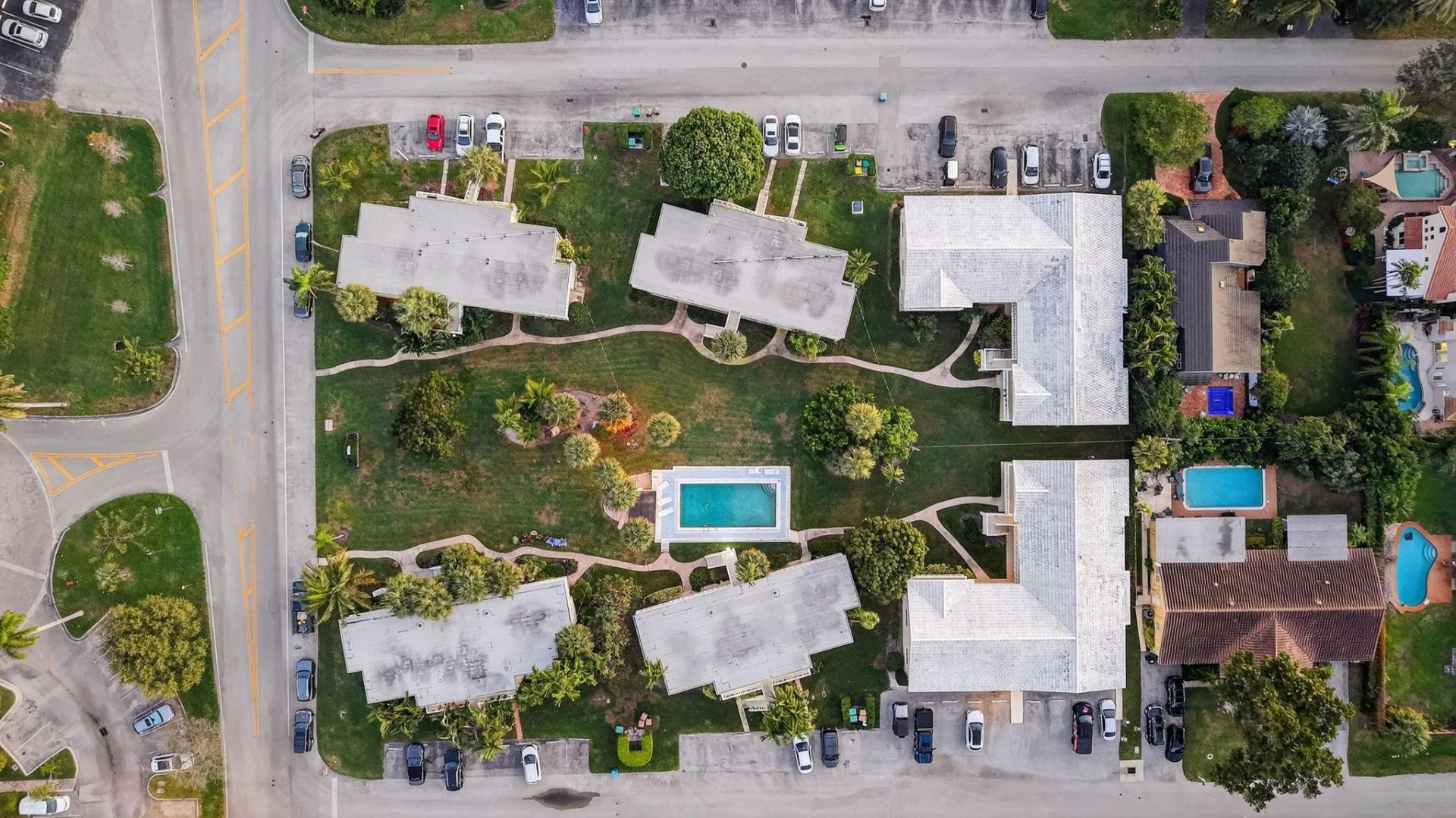 2755 NE 28th Ave, Unit E2, Lighthouse Point, FL 33064 Photo