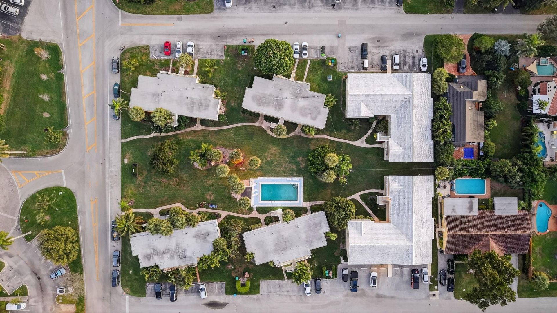 2755 NE 28th Ave, Unit E2, Lighthouse Point, FL 33064 Photo