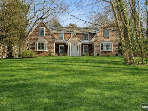 56 Magnolia Avenue, TENAFLY, NJ 07670