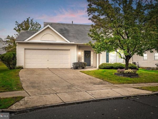 11 COVERED BRIDGE CIRCLE, COLUMBUS, NJ 08022