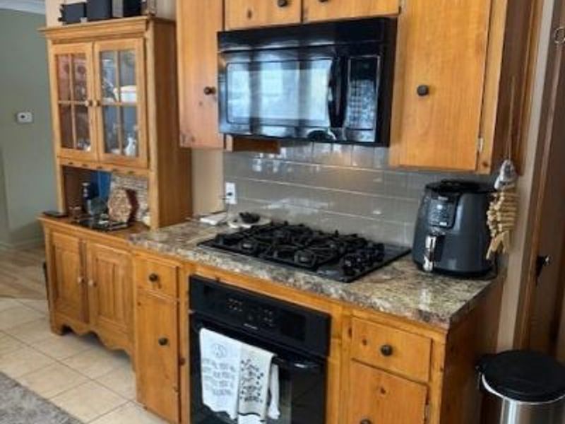 157 E Ottawa Street, Oak Harbor, OH 43449 Photo 8