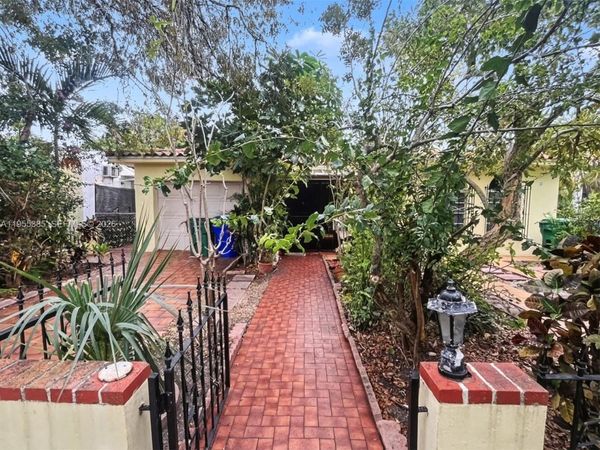 1712 SW 13th St, Miami, FL 33145