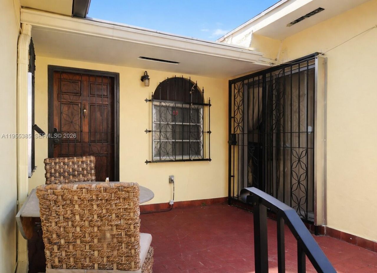 1712 SW 13th St, Miami, FL 33145 Photo