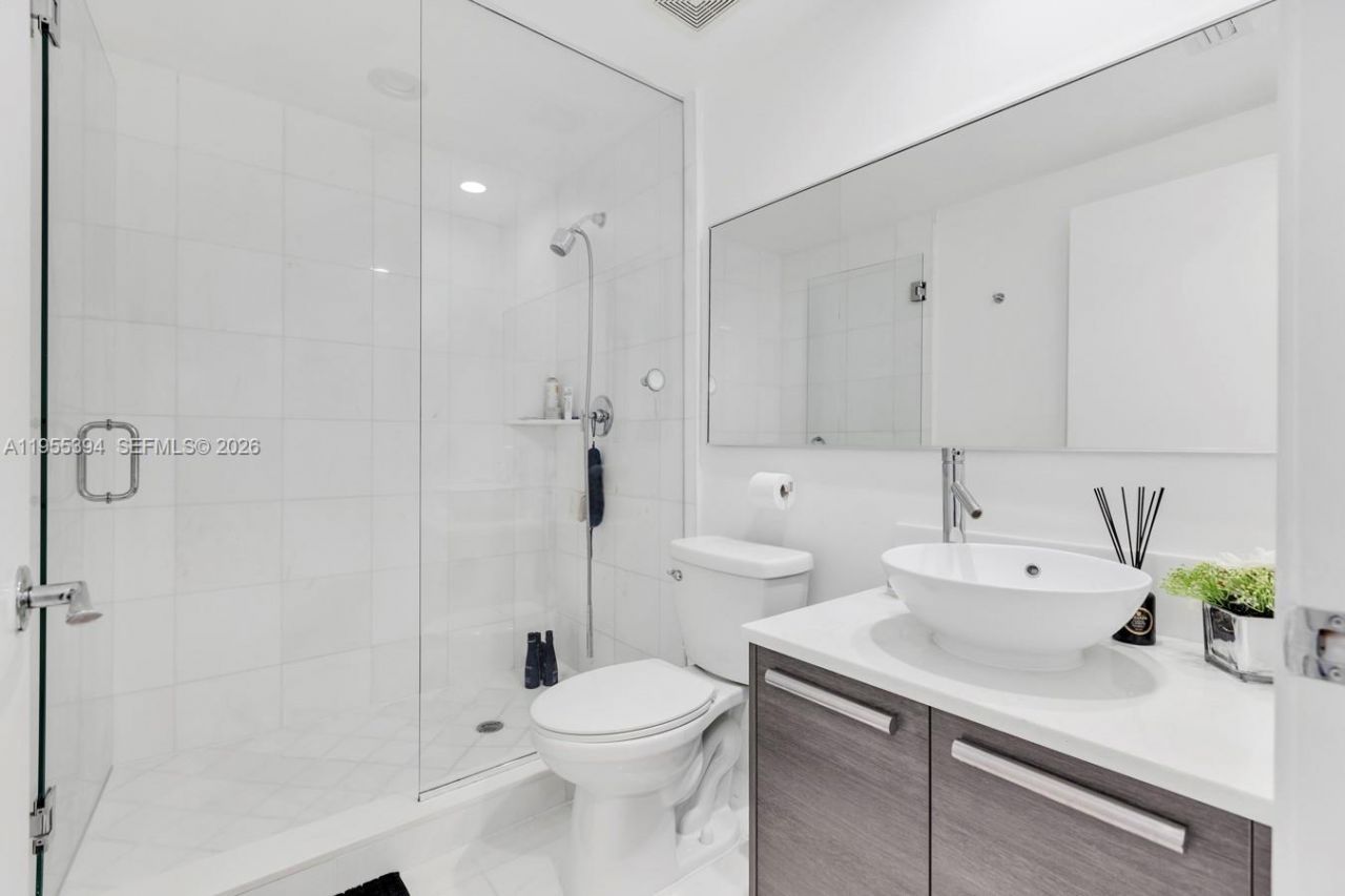 2950 NE 188th St, Unit 315, Aventura, FL 33180 Photo