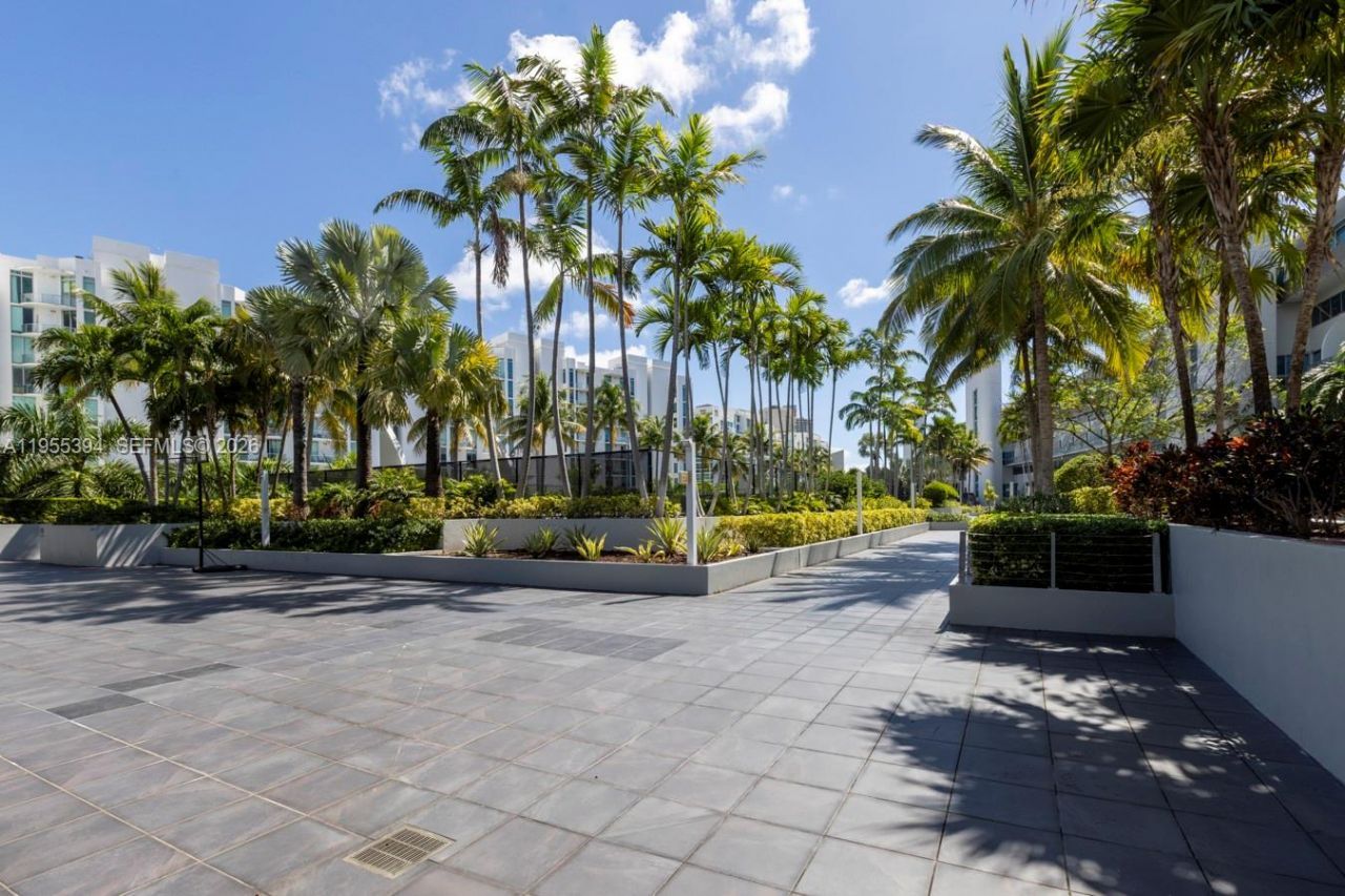 2950 NE 188th St, Unit 315, Aventura, FL 33180 Photo