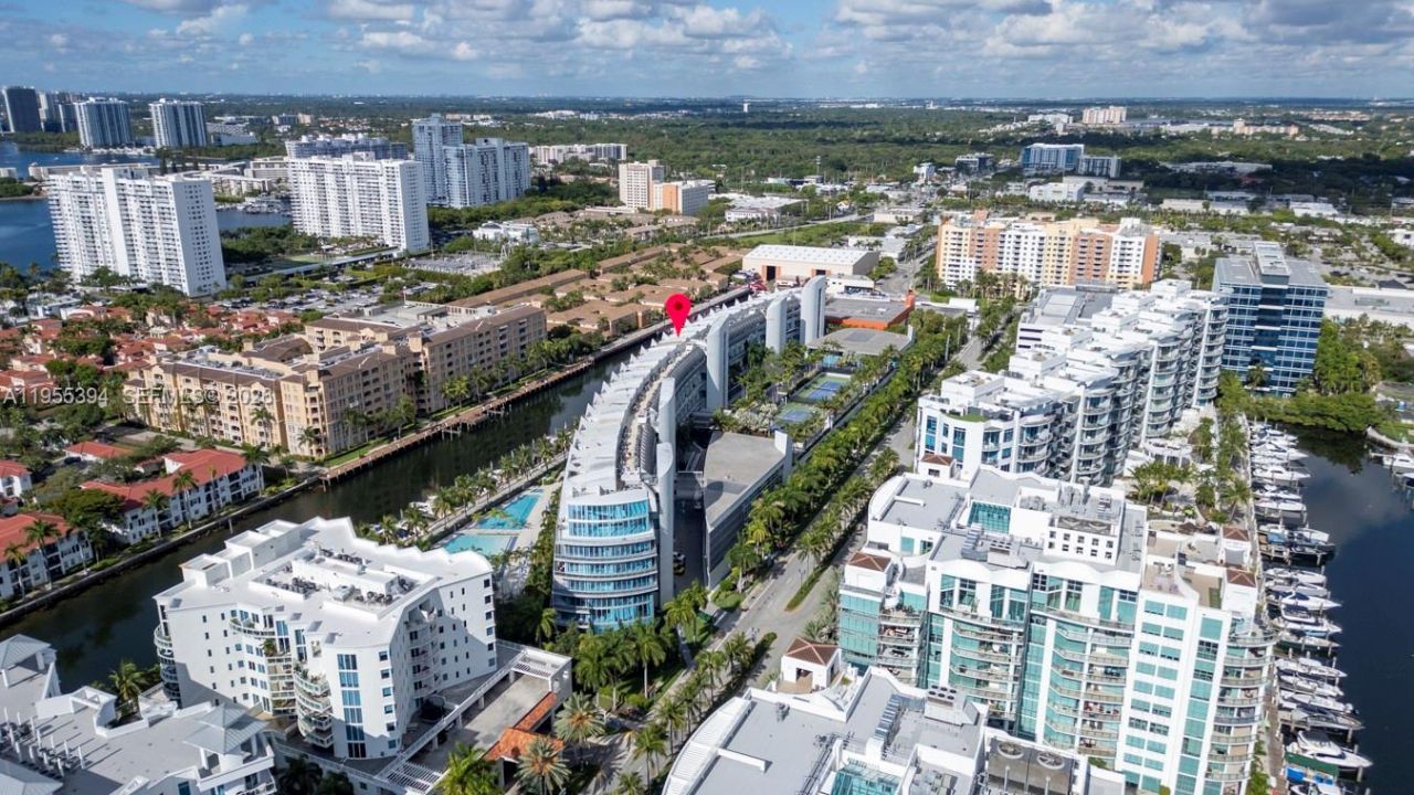 2950 NE 188th St, Unit 315, Aventura, FL 33180 Photo