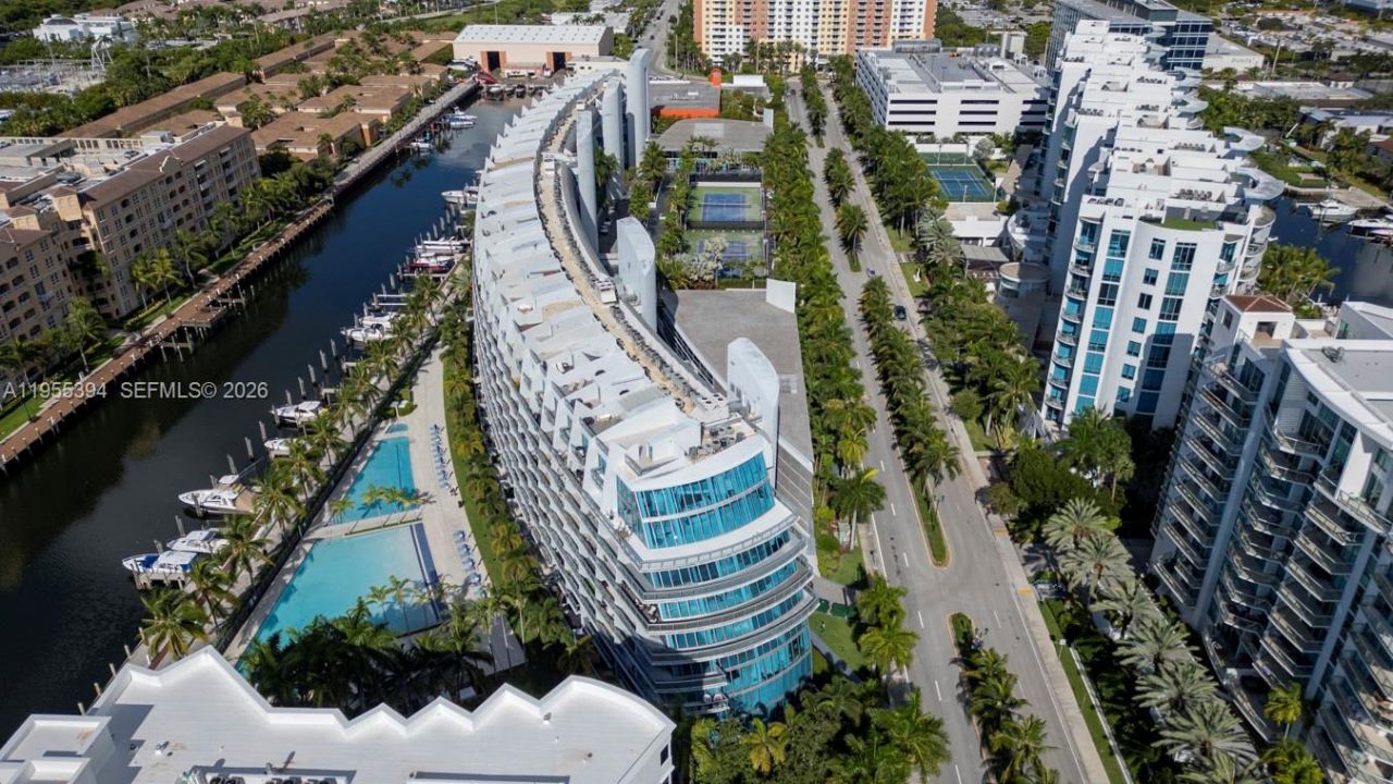 2950 NE 188th St, Unit 315, Aventura, FL 33180 Photo