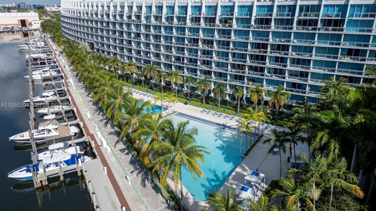 2950 NE 188th St, Unit 315, Aventura, FL 33180 Photo