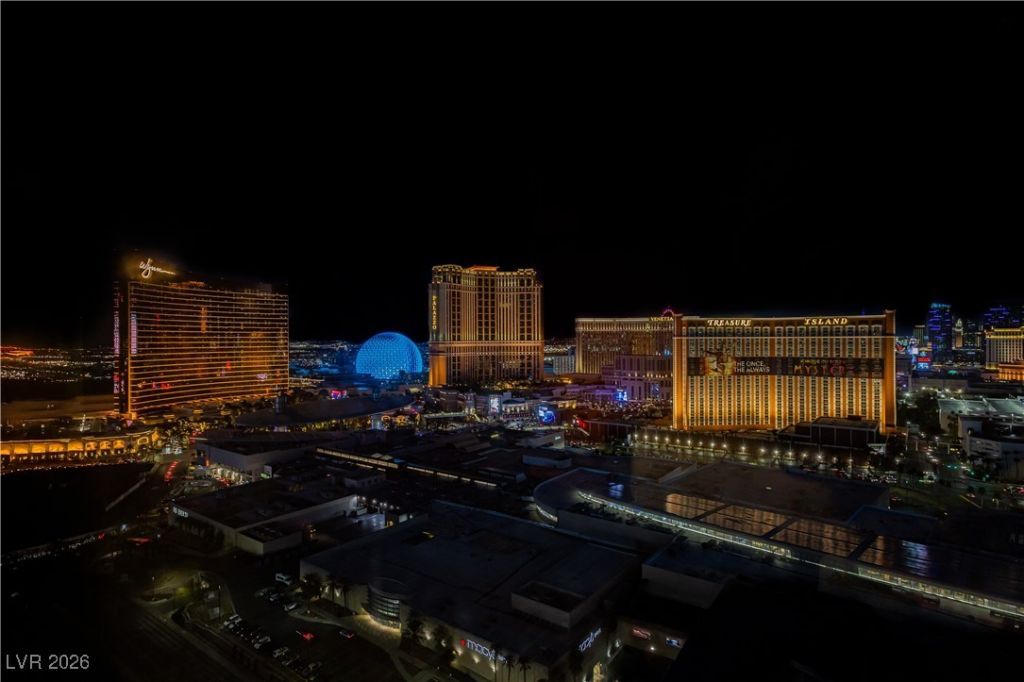 2000 Fashion Show Drive, Las Vegas, NV 89109