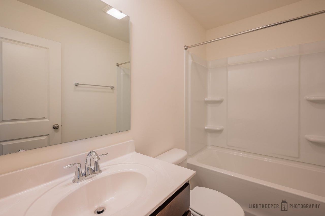 305 Cherwell Ct. Photo 13