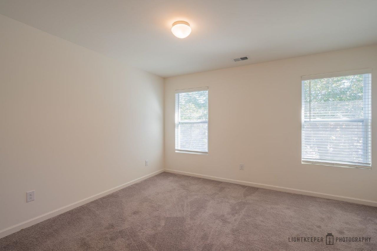 305 Cherwell Ct. Photo 15