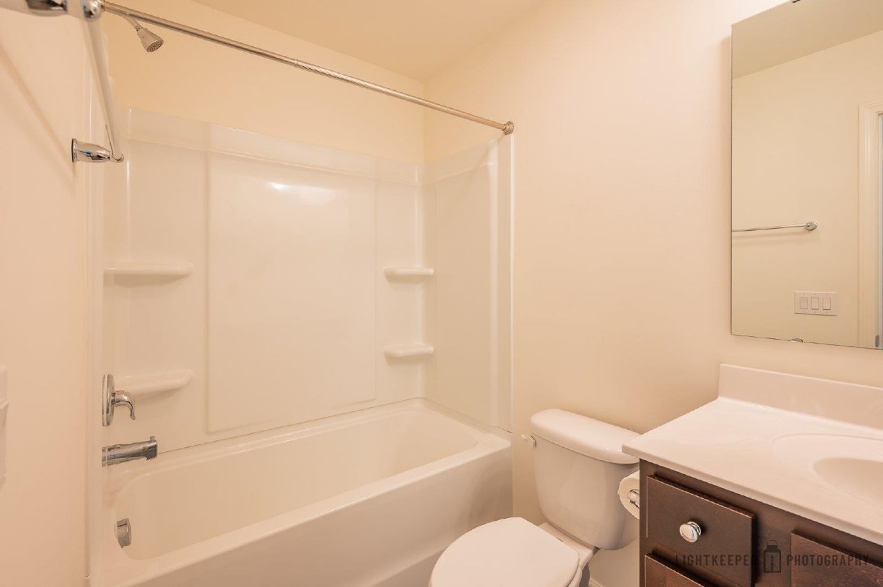 305 Cherwell Ct. Photo 16