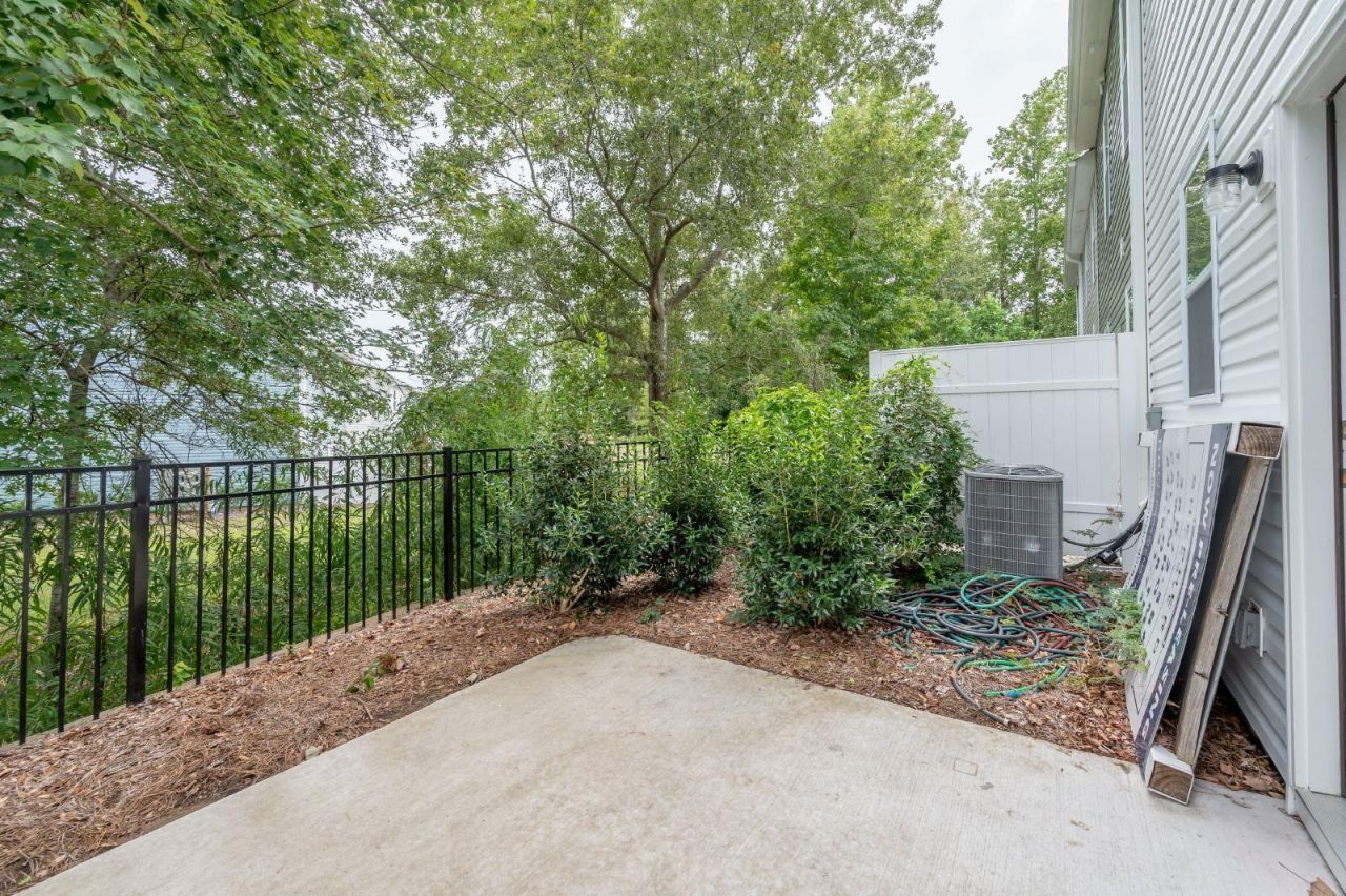 305 Cherwell Ct. Photo 18