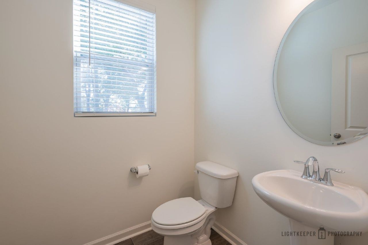 305 Cherwell Ct. Photo 8