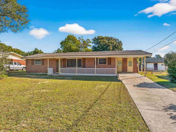 7130 Melba St, Pensacola, FL 32504