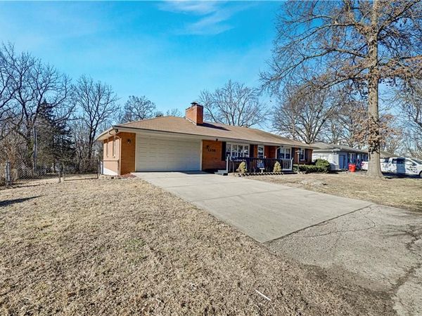 1358 S Delaware Avenue, Independence, MO 64055