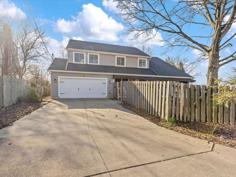 45 E California Avenue, Columbus, OH 43202 Photo 3