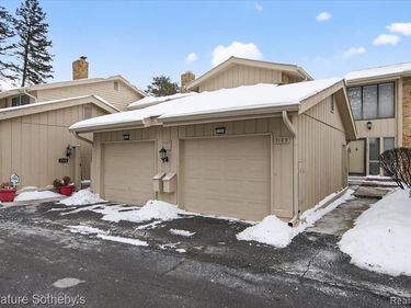 7107 Pebble Park Drive, West Bloomfield Twp, MI 48322