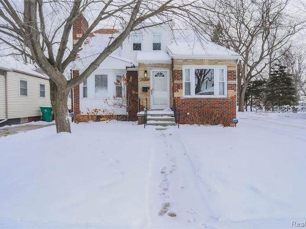 24268 Brittany Avenue, Eastpointe, MI 48021