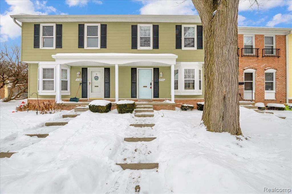 37346 Charter Oaks Boulevard, Clinton Township, MI 48036 Main Photo