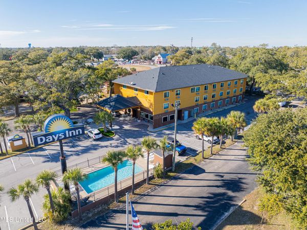 1768 Beach Boulevard, Biloxi, MS 39531