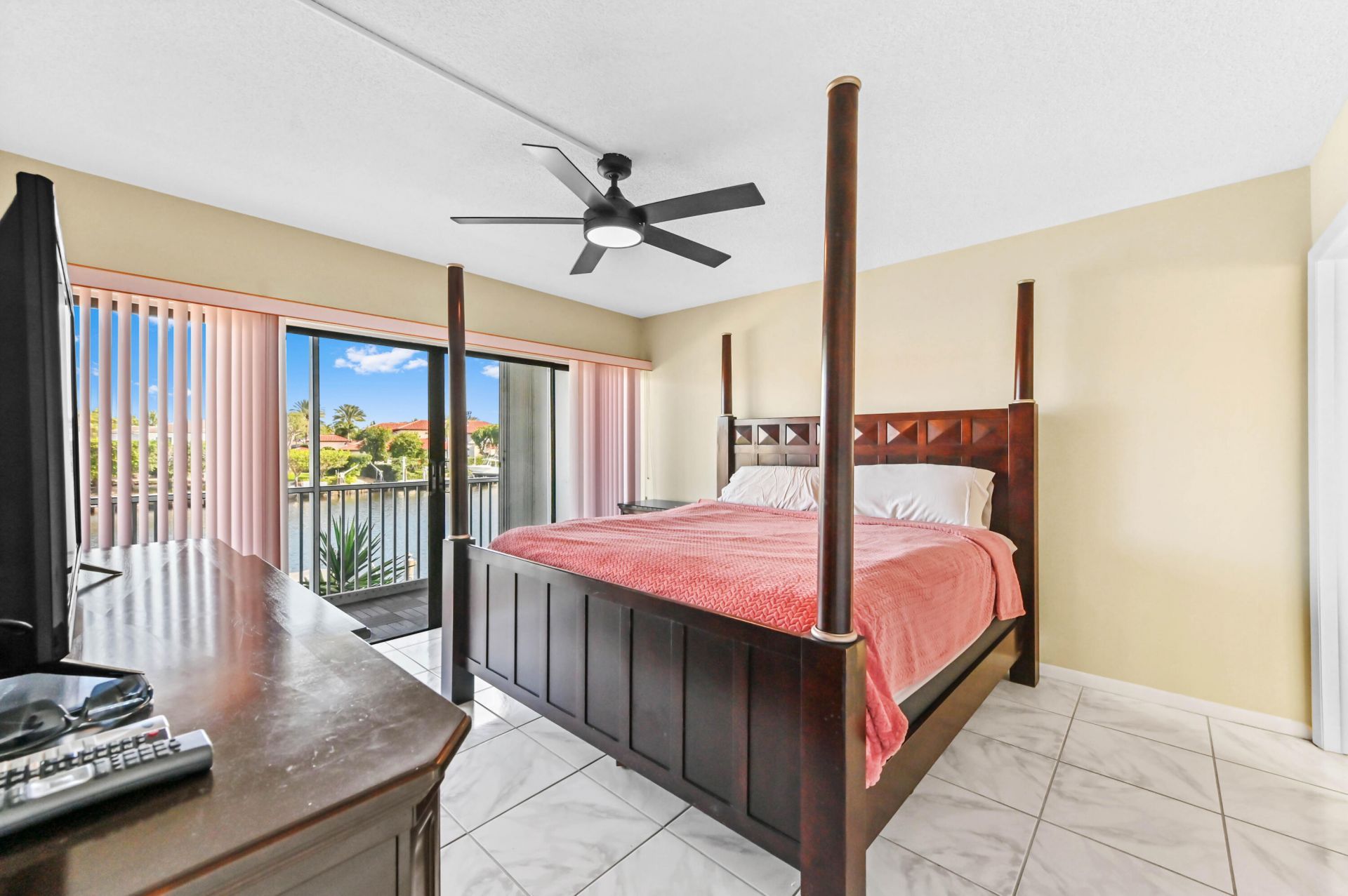 390 N Federal Highway, Unit 202, Deerfield Beach, FL 33441 Photo