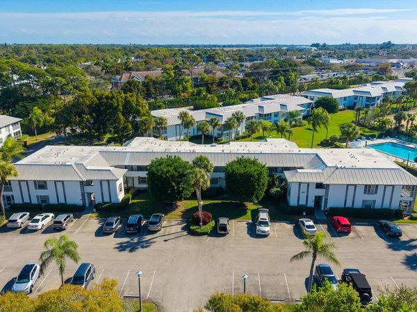 806 SE Central Parkway, Unit 6, Stuart, FL 34994