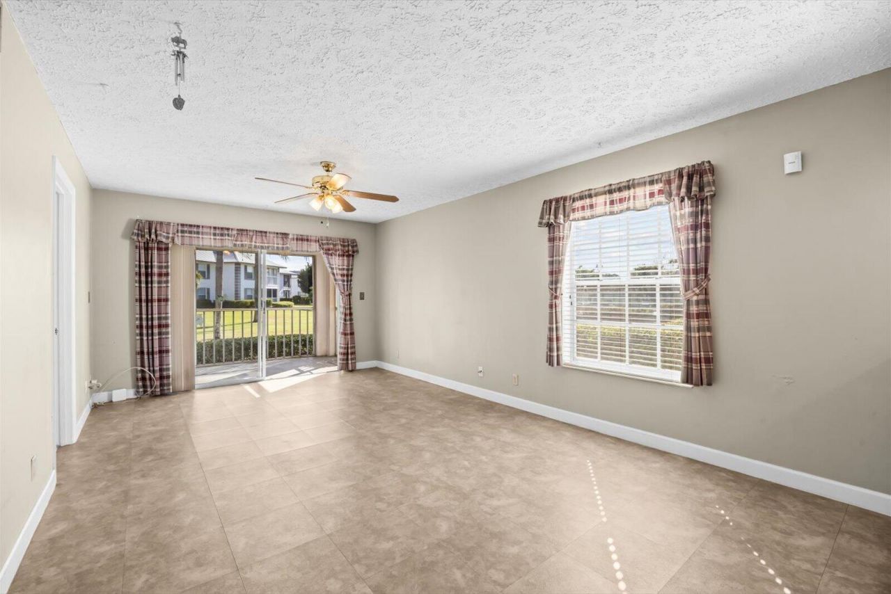 806 SE Central Parkway, Unit 6, Stuart, FL 34994 Photo