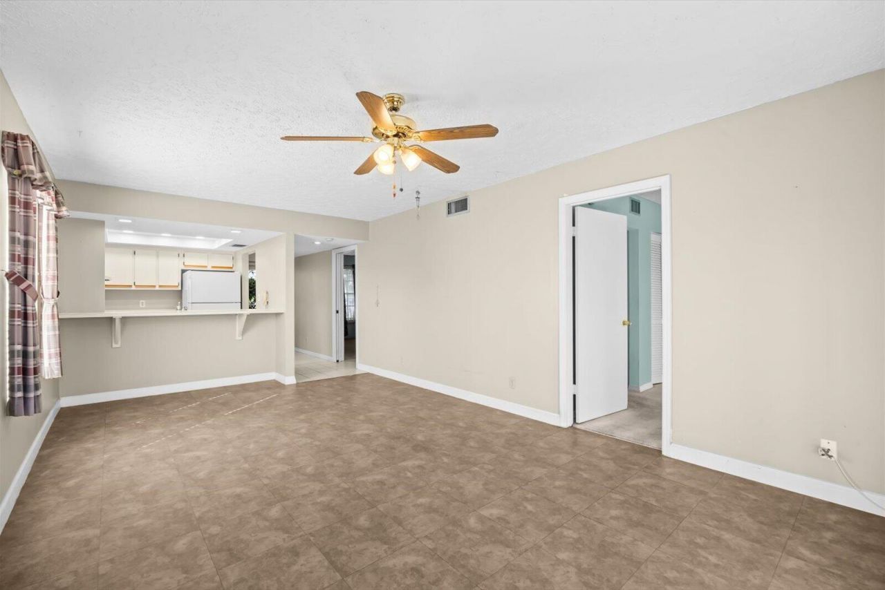 806 SE Central Parkway, Unit 6, Stuart, FL 34994 Photo