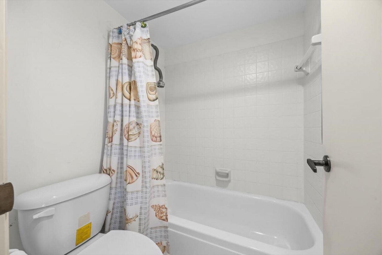 806 SE Central Parkway, Unit 6, Stuart, FL 34994 Photo