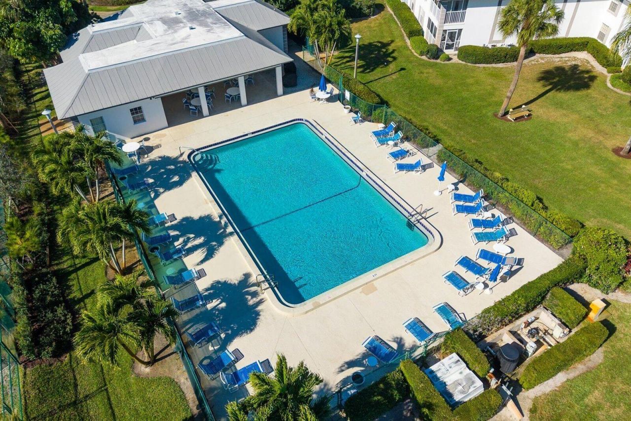 806 SE Central Parkway, Unit 6, Stuart, FL 34994 Photo