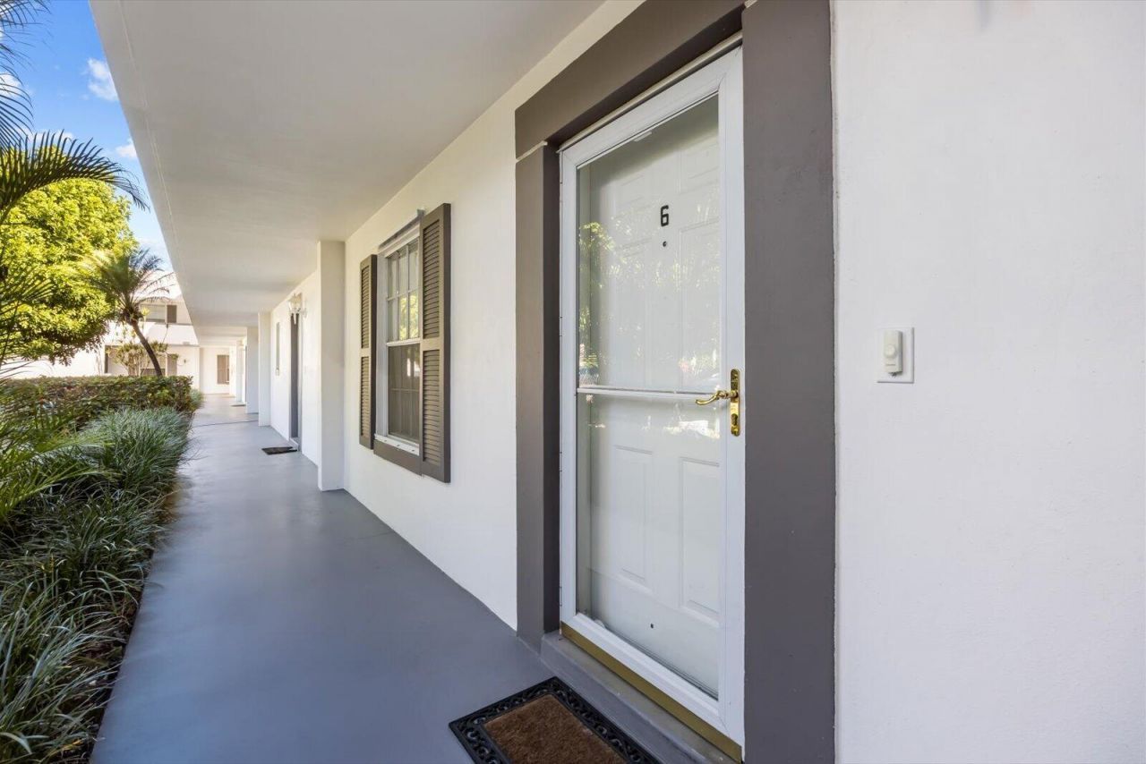 806 SE Central Parkway, Unit 6, Stuart, FL 34994 Photo