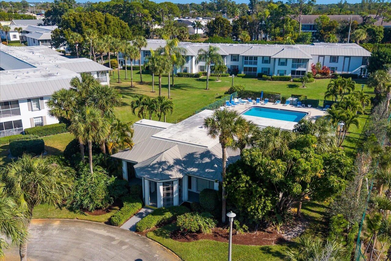 806 SE Central Parkway, Unit 6, Stuart, FL 34994 Photo