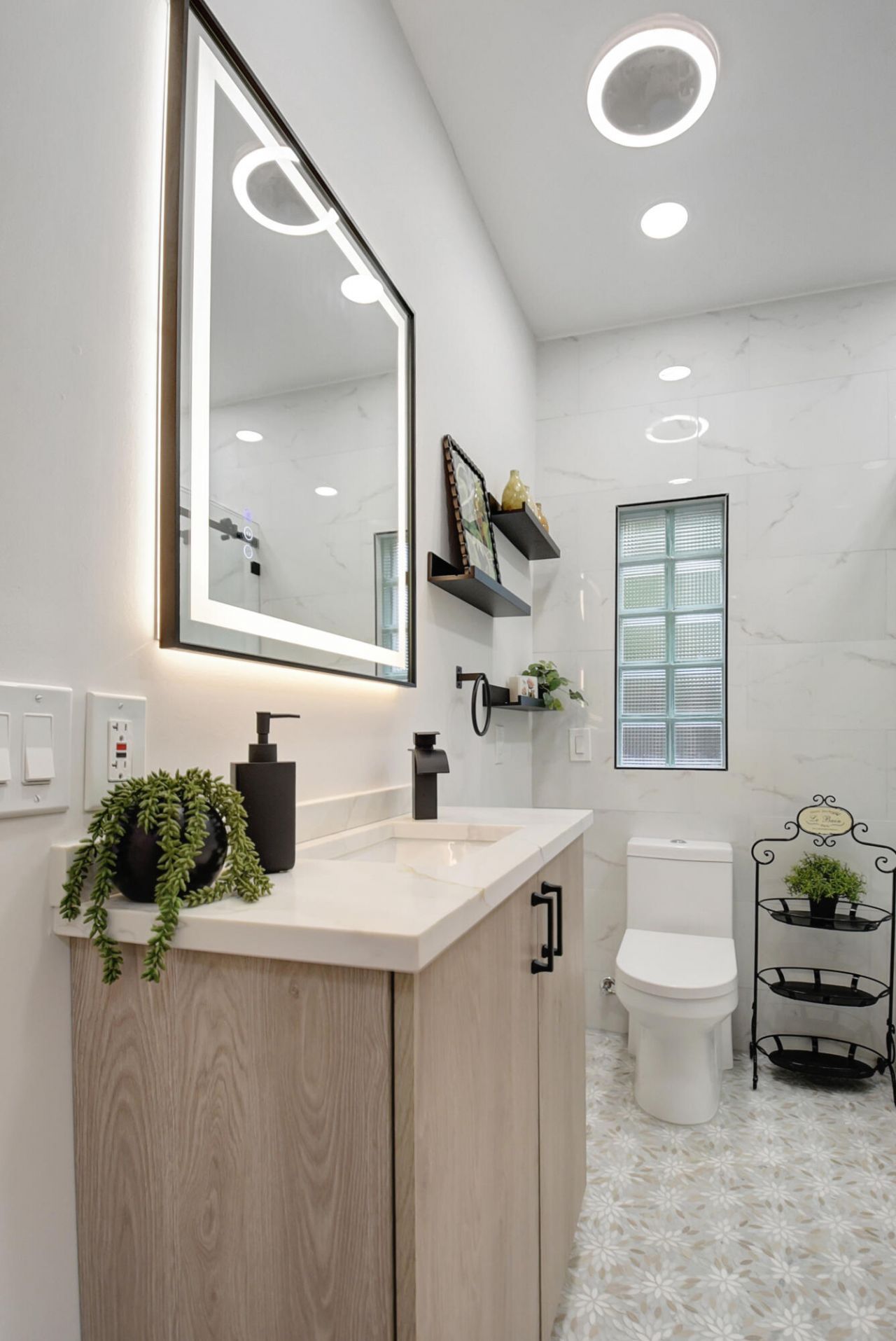 705 Colonial Road, West Palm Beach, FL 33405 Photo