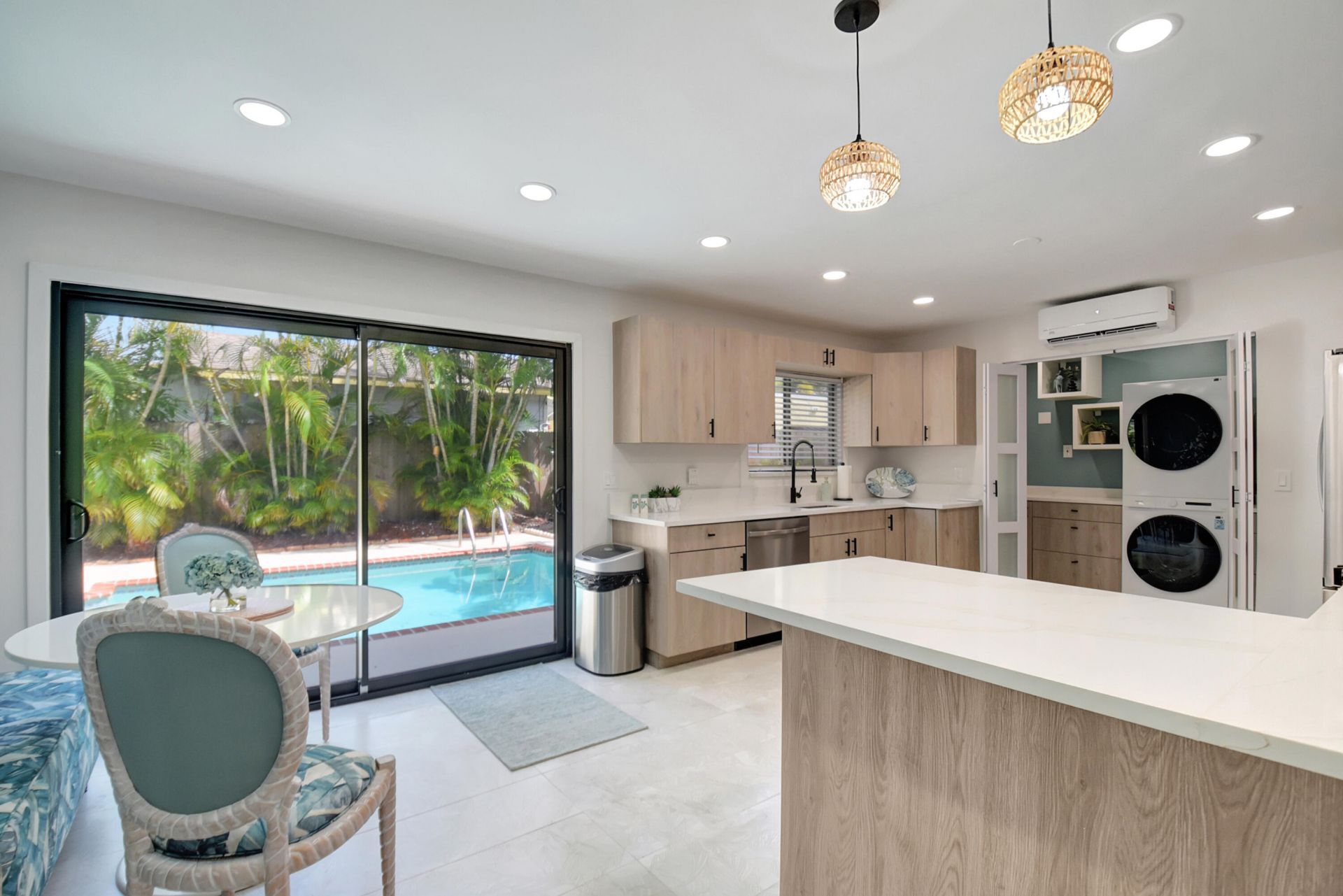 705 Colonial Road, West Palm Beach, FL 33405 Photo