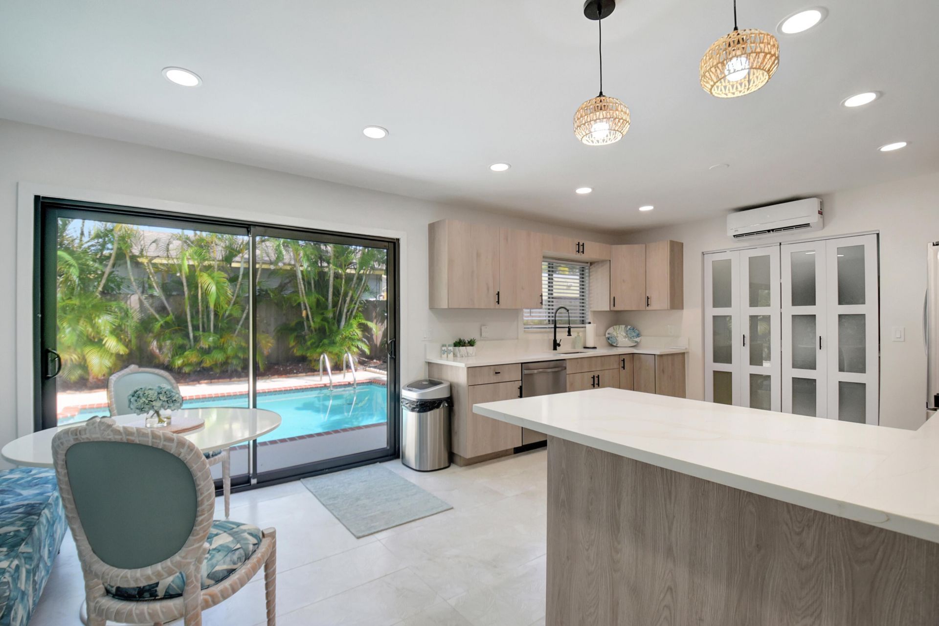 705 Colonial Road, West Palm Beach, FL 33405 Photo