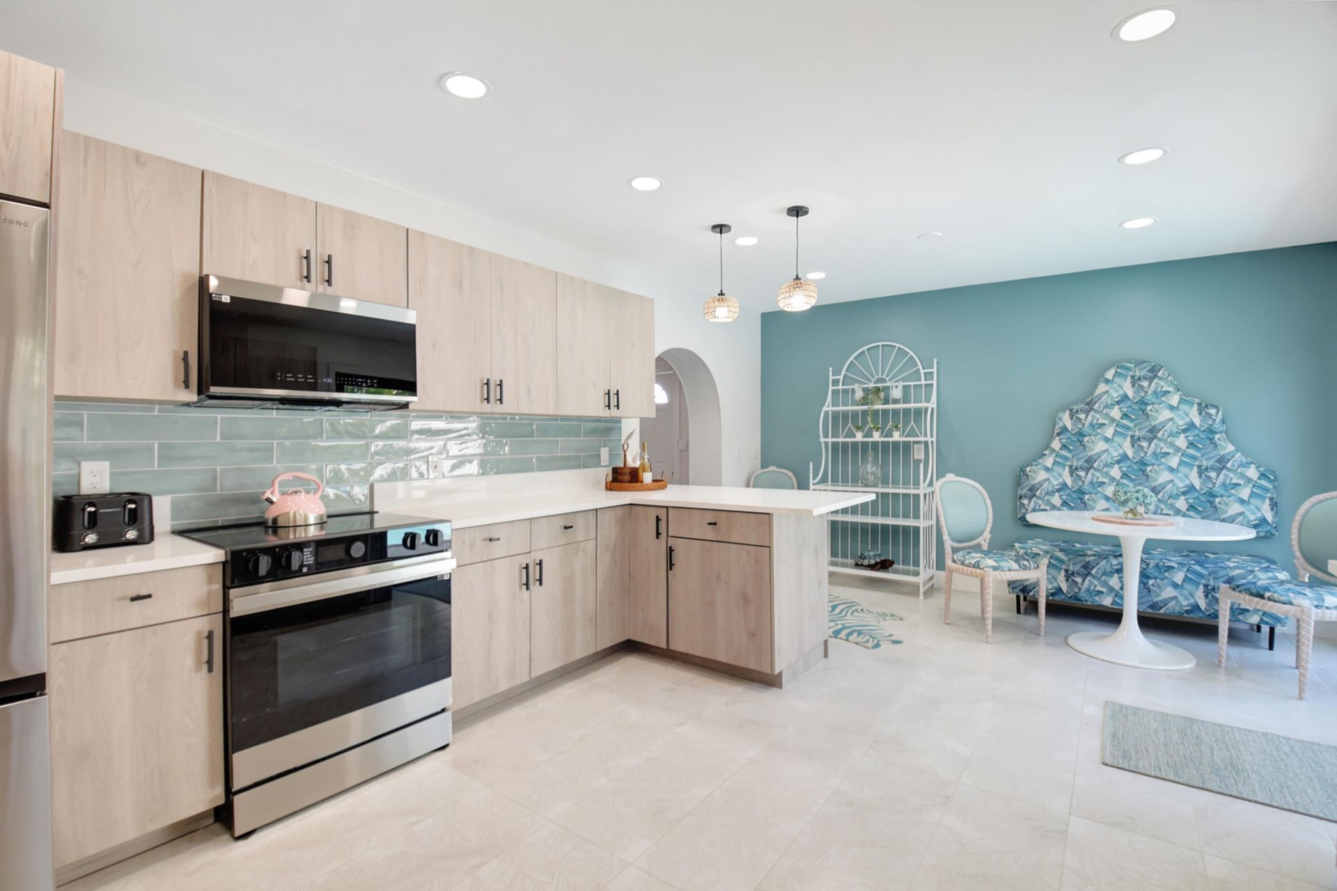 705 Colonial Road, West Palm Beach, FL 33405 Photo