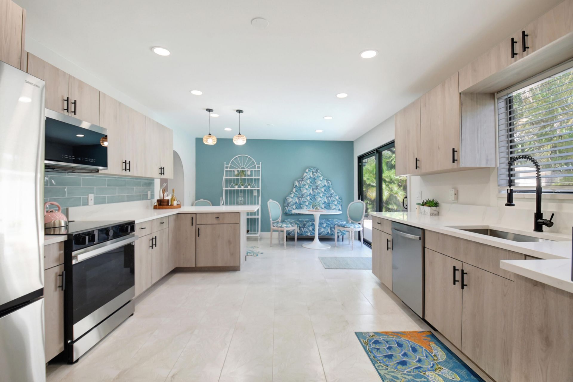 705 Colonial Road, West Palm Beach, FL 33405 Photo