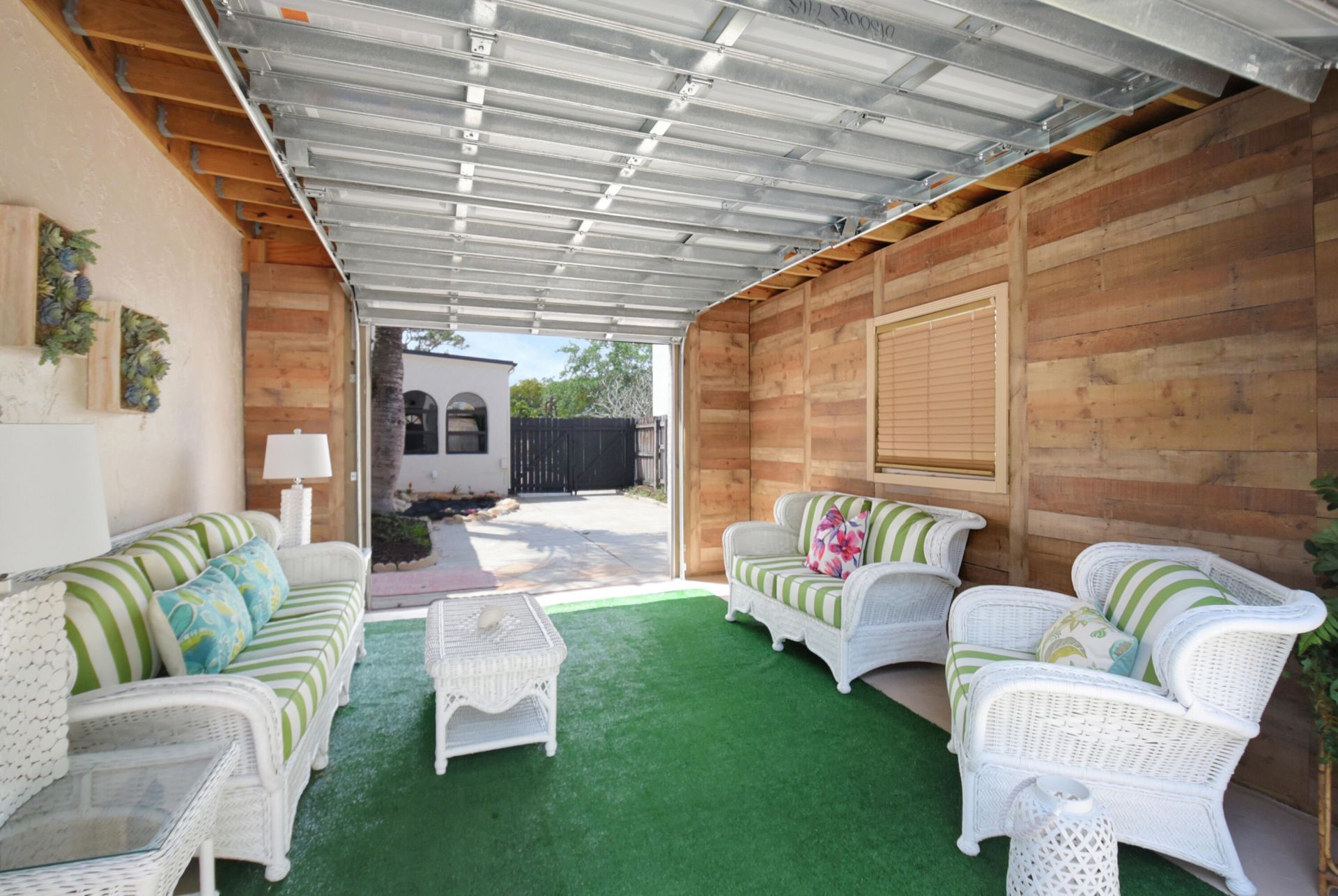 705 Colonial Road, West Palm Beach, FL 33405 Photo