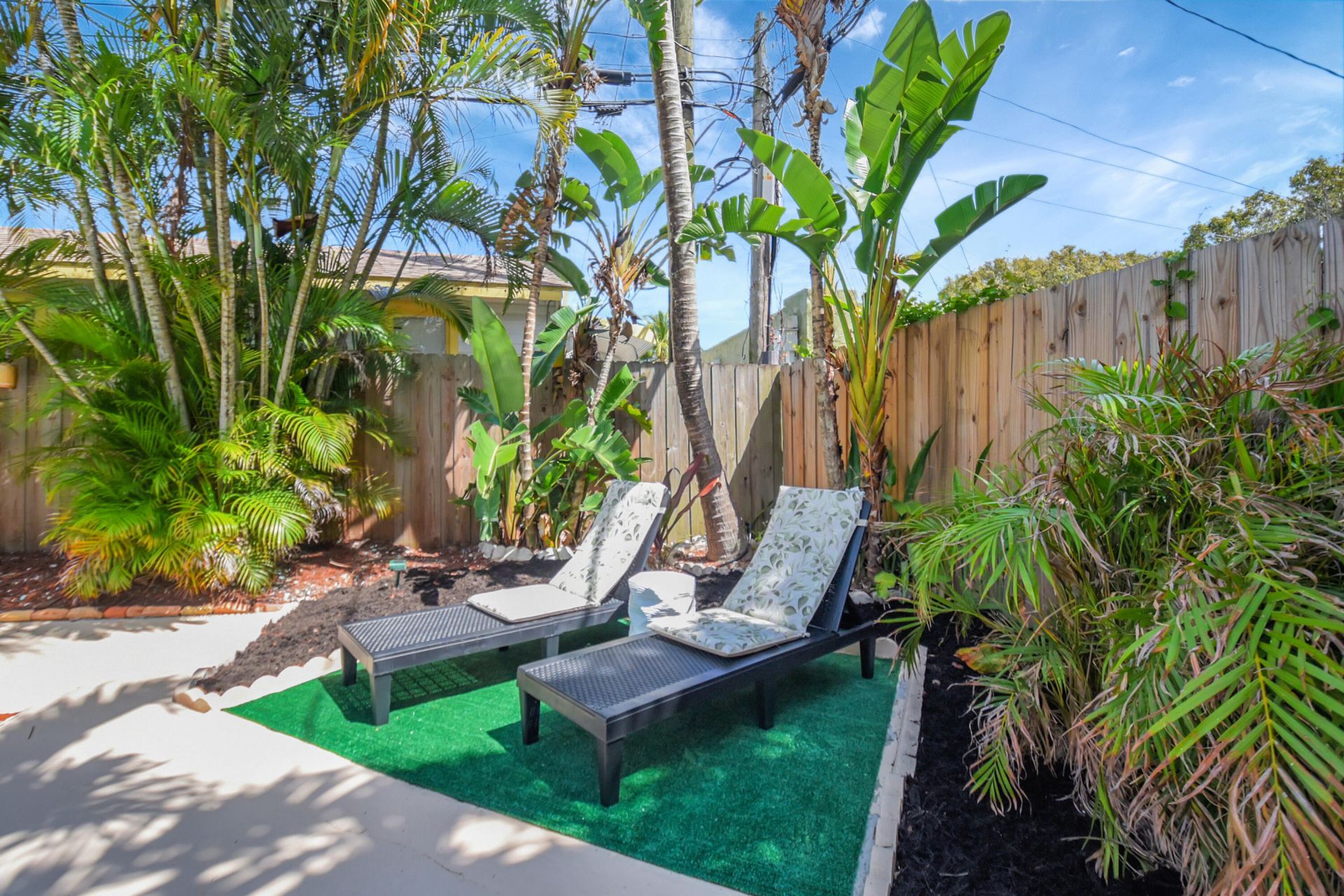 705 Colonial Road, West Palm Beach, FL 33405 Photo