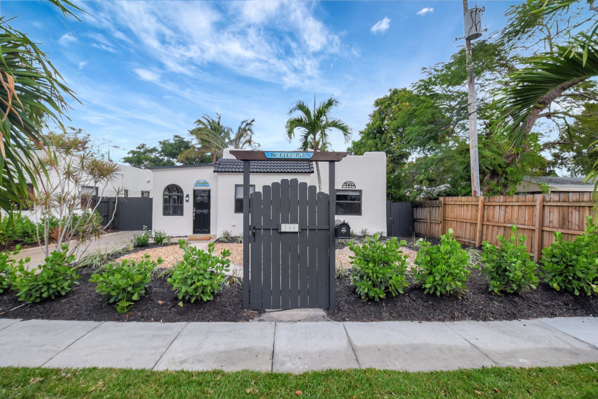 705 Colonial Road, West Palm Beach, FL 33405 Photo