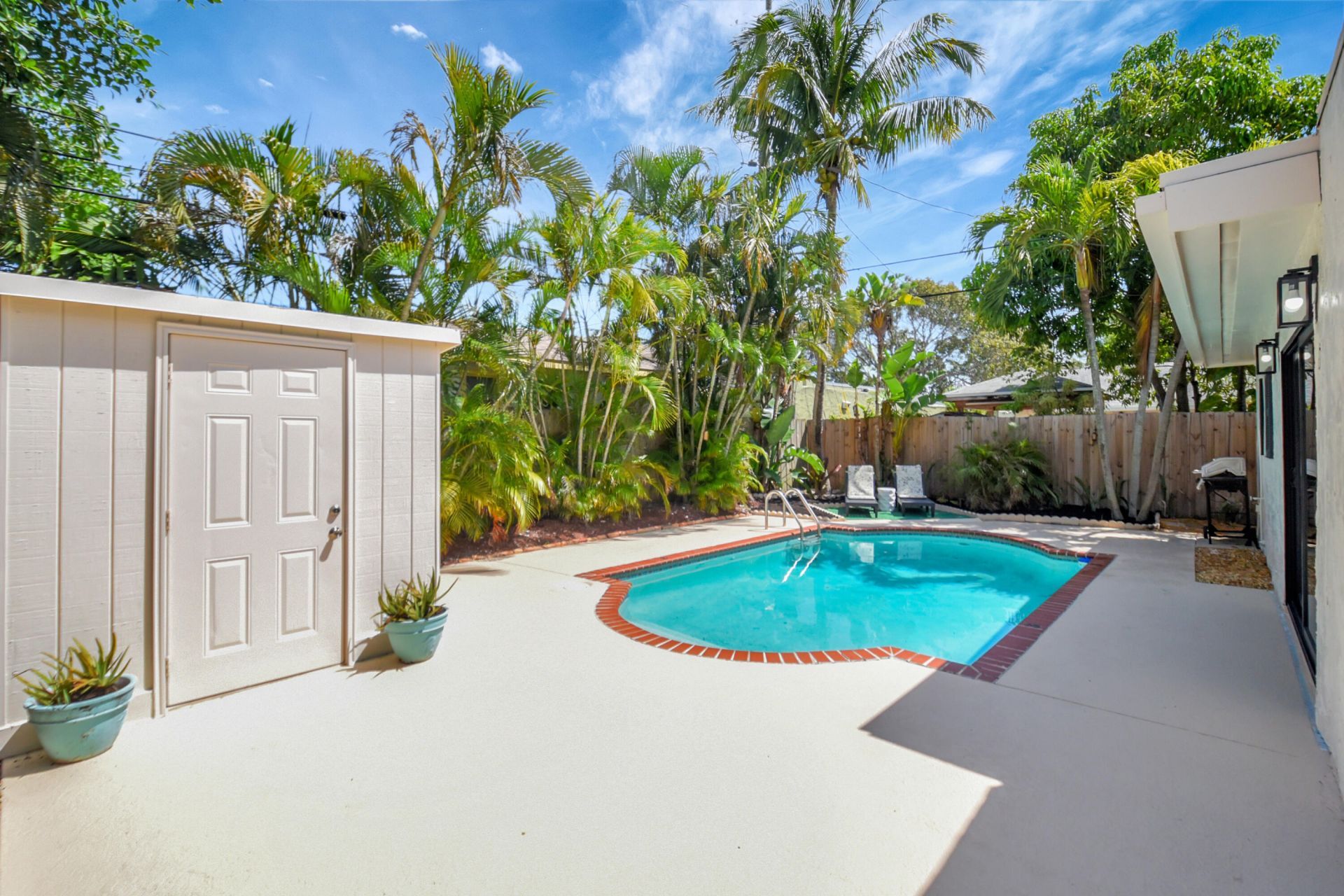 705 Colonial Road, West Palm Beach, FL 33405 Photo