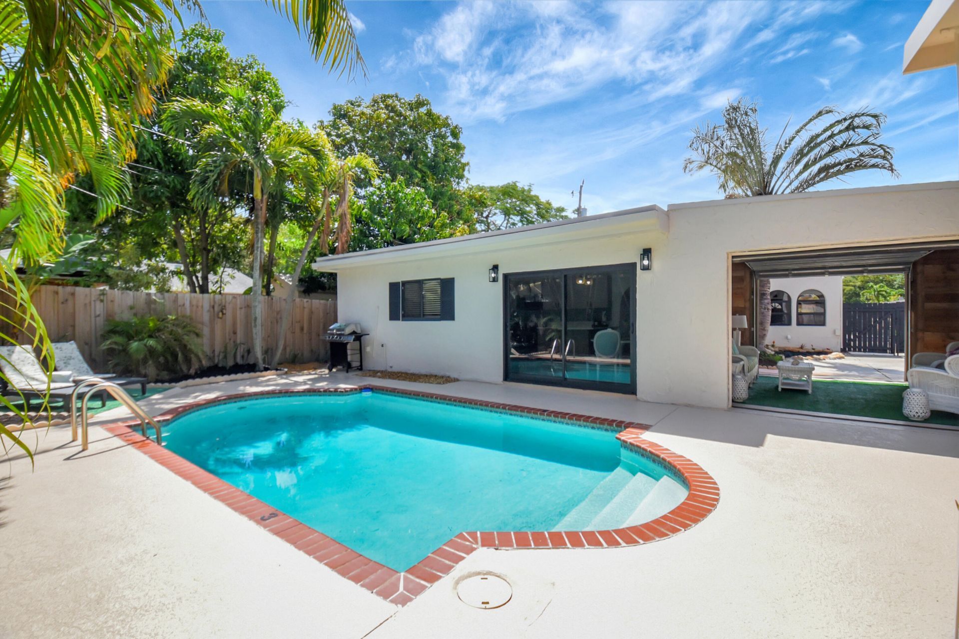 705 Colonial Road, West Palm Beach, FL 33405 Photo