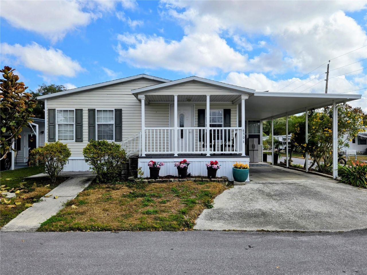 6306 Wealthy Lane, Zephyrhills, FL 33542 Main Photo