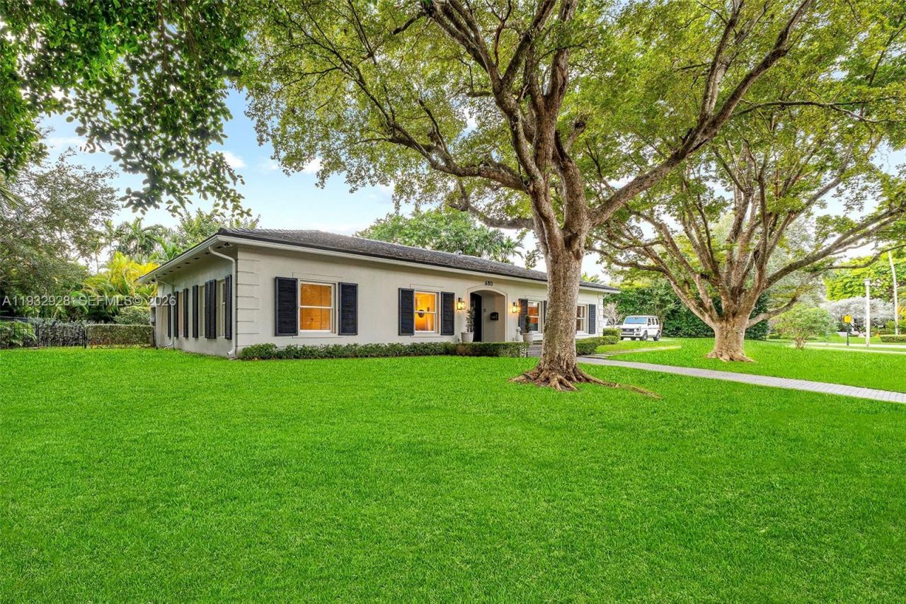 680 Buttonwood Ln , Miami, FL 33137 Photo