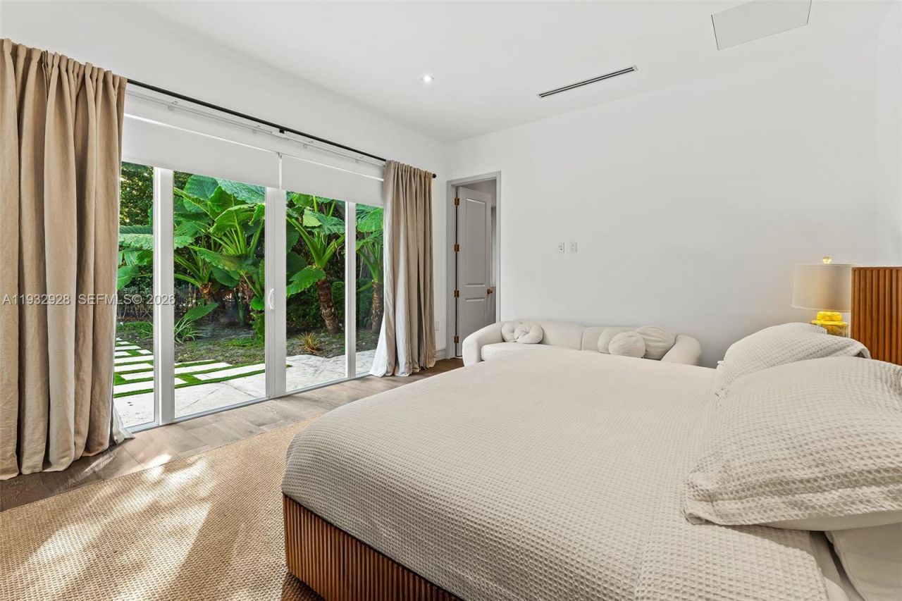 680 Buttonwood Ln , Miami, FL 33137 Photo