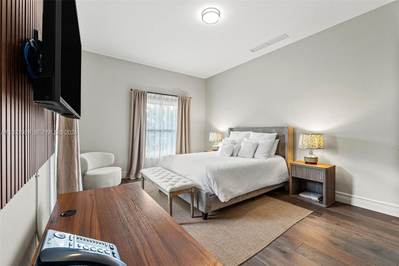 680 Buttonwood Ln , Miami, FL 33137 Photo